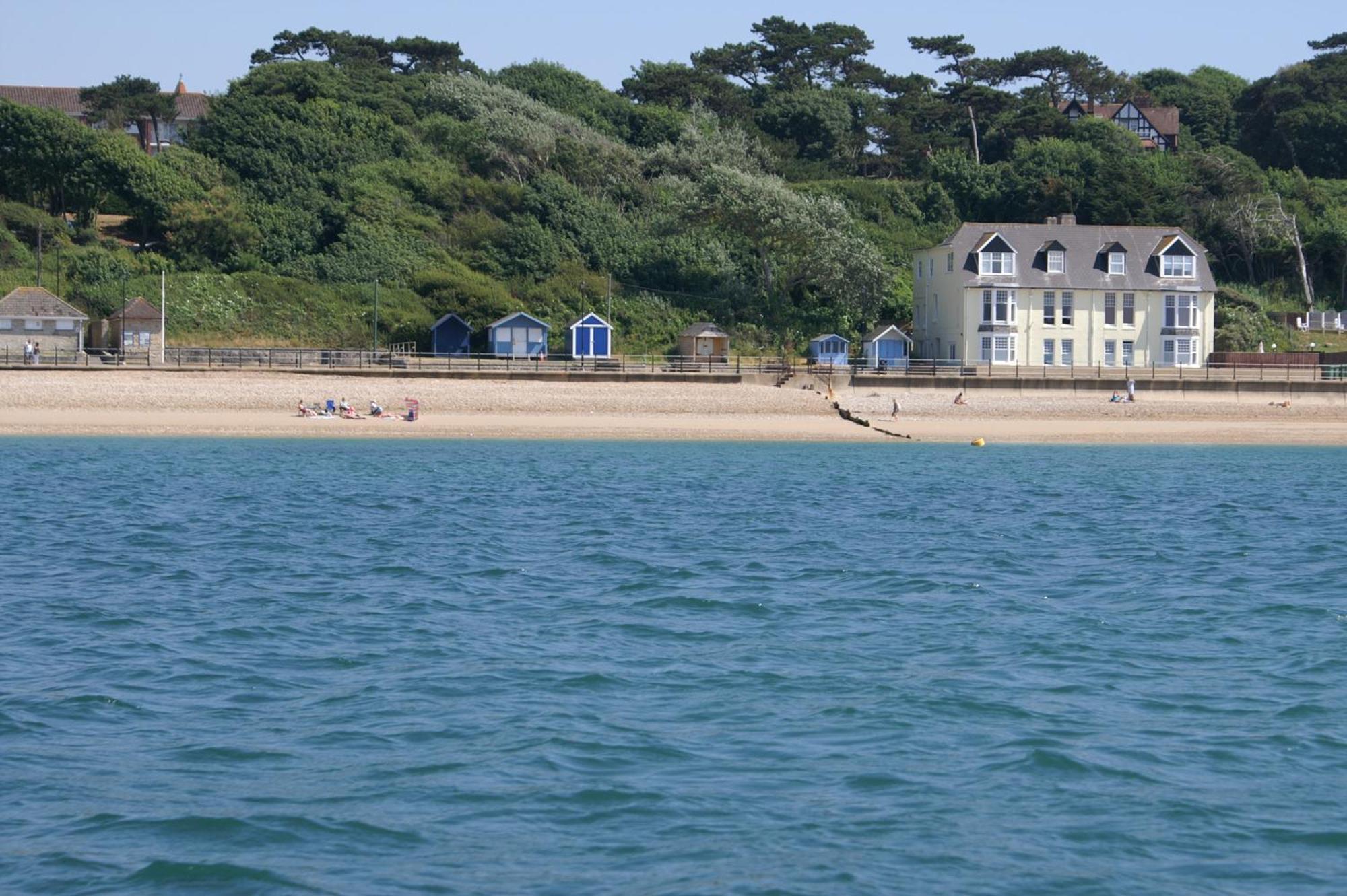 Pier View Apartment Totland  Exterior photo